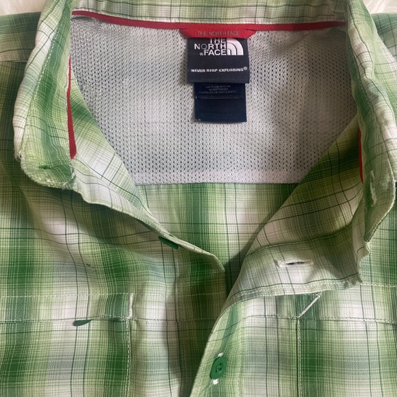 North Face Vented Button Shirt Mens small Front Zip Pocket Short Sleeve Plaid - Picture 5 of 7